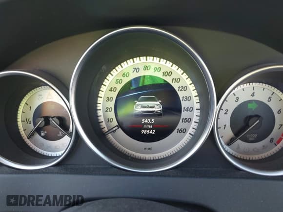 ✅ 2014 Mercedes-Benz C 250 Sport • VIN: WDDGF4HB4ER305973 • Lot: 41781503. Wystawiony na IAAI z przebiegiem 98 542 mil. Bezpłatny archiwum sprzedaży aukcyjnych z USA i szczegółowy raport historii pojazdu na DreamBid. Zdjęcie 7.