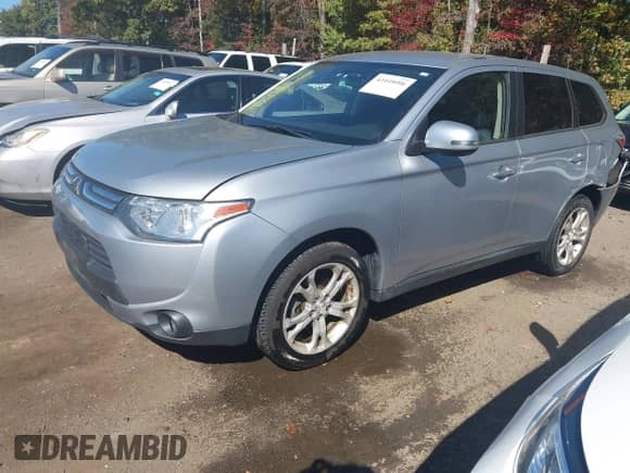 2014 Mitsubishi Outlander SE с VIN JA4AD3A35EZ018316, выставлен на аукционе IAAI как лот 43449096 с пробегом 203 085 миль миль и . История ставок и продаж доступна на DreamBid. Изображение 2.
