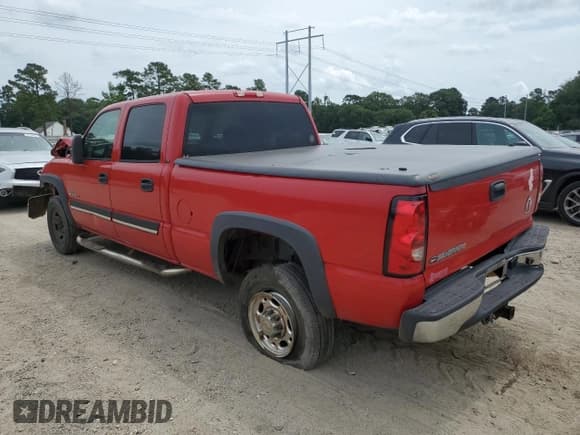 ✅ 2006 Chevrolet Silverado 2500HD LT1 • VIN: 1GCHC23246F112020 • Лот: 62699435. Опубликован ранее на Copart с пробегом 458 013 миль. Бесплатный доступ к архиву аукционных продаж из США и подробный отчёт об истории автомобиля на DreamBid. Изображение 2.