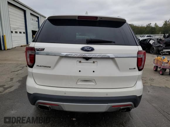 ✅ 2016 Ford Explorer Platinum • VIN: 1FM5K8HT2GGC55016 • Лот: 90051285. Опубликован ранее на Copart с пробегом 156 306 миль. Бесплатный доступ к архиву аукционных продаж из США и подробный отчёт об истории автомобиля на DreamBid. Изображение 6.