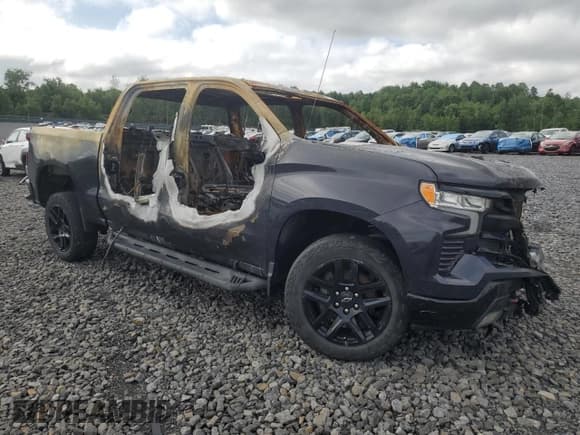 ✅ 2022 Chevrolet Silverado 1500 LT Trail Boss • VIN: 3GCUDFET5NG616369 • Lot: 64473885. Wystawiony na Copart z przebiegiem Nie podano. Bezpłatny archiwum sprzedaży aukcyjnych z USA i szczegółowy raport historii pojazdu na DreamBid. Zdjęcie 4.