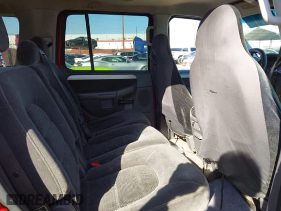 ✅ 2003 Ford Explorer XLT • VIN: 1FMZU63KX3ZA77188 • Lot: 40849950. Wystawiony na IAAI z przebiegiem 316 165 mil. Bezpłatny archiwum sprzedaży aukcyjnych z USA i szczegółowy raport historii pojazdu na DreamBid. Zdjęcie 8.