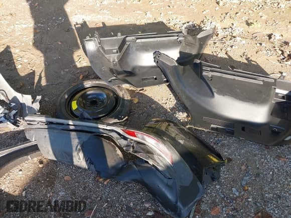 ✅ 2022 Hyundai Tucson SEL • VIN: 5NMJBCAE0NH137845 • Lot: 43319065. Listed on IAAI with 63,165 mi. Free auction sales archive from the USA and detailed vehicle history report at DreamBid. Image 12.