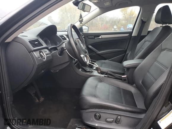 ✅ 2014 Volkswagen Passat SE • VIN: 1VWBT7A33EC080284 • Lot: 92213615. Listed on Copart with 90,910 mi. Free auction sales archive from the USA and detailed vehicle history report at DreamBid. Image 7.