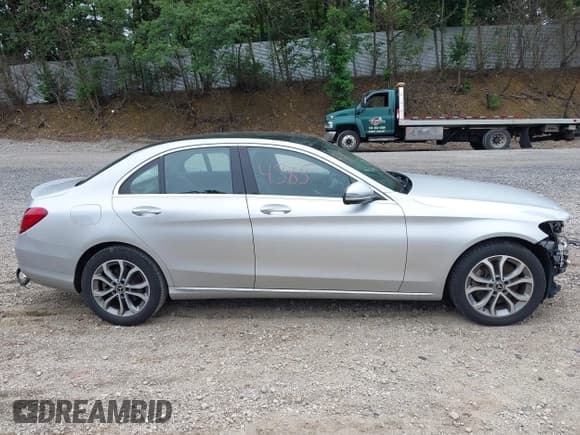✅ 2017 Mercedes-Benz C 300 • VIN: WDDWF4KBXHR305193 • Lot: 42766152. Listed on IAAI with 54,781 mi. Free auction sales archive from the USA and detailed vehicle history report at DreamBid. Image 14.