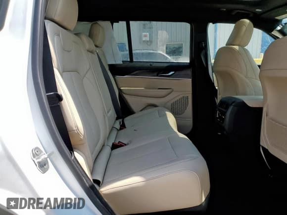 ✅ 2025 Jeep Grand Cherokee Limited • VIN: 1C4RJHBG9SC327897 • Lot: 81652855. Wystawiony na Copart z przebiegiem 4 612 mil. Bezpłatny archiwum sprzedaży aukcyjnych z USA i szczegółowy raport historii pojazdu na DreamBid. Zdjęcie 11.