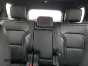 ✅ 2018 Ford Explorer Platinum • VIN: 1FM5K8HT0JGA40158 • Lot: 56282075. Wystawiony na Copart z przebiegiem 109 769 mil. Bezpłatny archiwum sprzedaży aukcyjnych z USA i szczegółowy raport historii pojazdu na DreamBid. Zdjęcie 10.