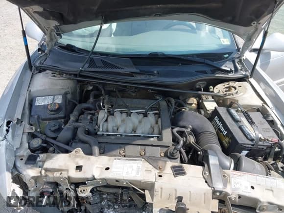 ✅ 1999 Lincoln Continental • VIN: 1LNHM97V5XY630004 • Лот: 42434619. Опубликован ранее на IAAI с пробегом 175 458 миль. Бесплатный доступ к архиву аукционных продаж из США и подробный отчёт об истории автомобиля на DreamBid. Изображение 10.