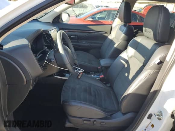 ✅ 2020 Mitsubishi Outlander ES • VIN: JA4AZ3A33LZ047778 • Lot: 90891635. Wystawiony na Copart z przebiegiem 39 560 mil. Bezpłatny archiwum sprzedaży aukcyjnych z USA i szczegółowy raport historii pojazdu na DreamBid. Zdjęcie 7.