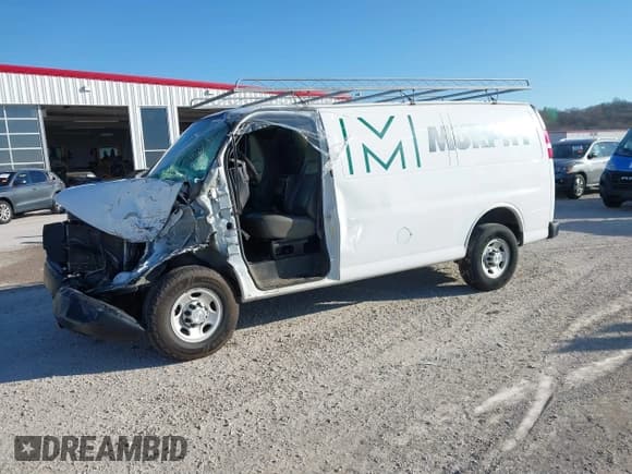 ✅ 2015 Chevrolet Express Cargo • VIN: 1GCZGTCG0F1280261 • Lot: 41077406. Listed on IAAI with 176,460 mi. Free auction sales archive from the USA and detailed vehicle history report at DreamBid. Image 2.