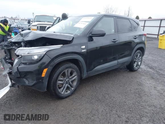 ✅ 2022 Kia Seltos LX • VIN: KNDEPCAA2N7315956 • Lot: 43797491. Listed on IAAI with 141,947 mi. Free auction sales archive from the USA and detailed vehicle history report at DreamBid. Image 17.