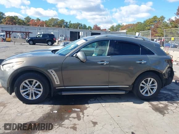 ✅ 2010 Infiniti FX • VIN: JN8AS1MW0AM856156 • Lot: 43450954. Wystawiony na IAAI z przebiegiem 130 519 mil. Bezpłatny archiwum sprzedaży aukcyjnych z USA i szczegółowy raport historii pojazdu na DreamBid. Zdjęcie 15.