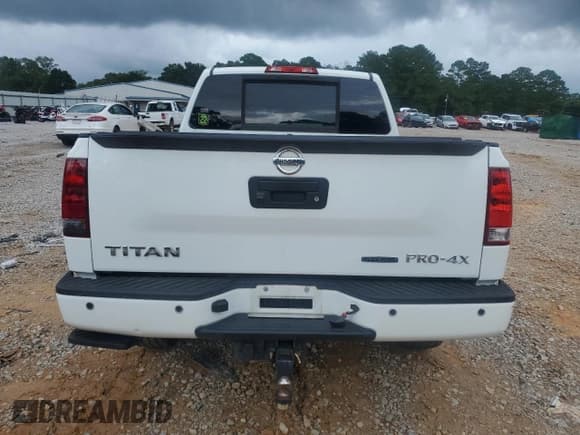 ✅ 2014 Nissan Titan Pro-4X • VIN: 1N6BA0EC0EN505410 • Lot: 65326545. Listed on Copart with 85,156 mi. Free auction sales archive from the USA and detailed vehicle history report at DreamBid. Image 6.