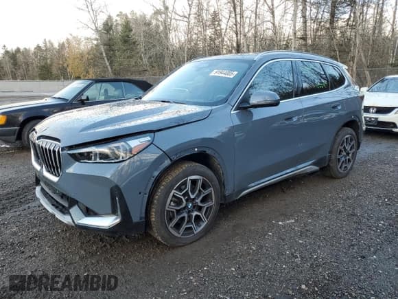 ✅ 2025 BMW X1 xDrive28i • VIN: WBX73EF0XS5122030 • Лот: 91944005. Опубликован ранее на Copart с пробегом 5 310 миль. Бесплатный доступ к архиву аукционных продаж из США и подробный отчёт об истории автомобиля на DreamBid. Изображение 1.