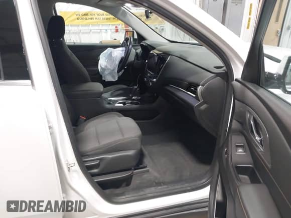 2019 Chevrolet Traverse LT Cloth z VIN 1GNEVGKW1KJ298306, wystawiony jako IAAI lot #43302460 z przebiegiem 76 785 mil mil oraz . Historia ofert i sprzedaży dostępna na DreamBid. Obrazek 5.