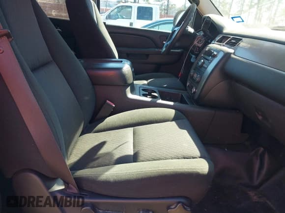 ✅ 2012 Chevrolet Tahoe Commercial • VIN: 1GNLC2E09CR185598 • Lot: 41699321. Wystawiony na IAAI z przebiegiem 202 198 mil. Bezpłatny archiwum sprzedaży aukcyjnych z USA i szczegółowy raport historii pojazdu na DreamBid. Zdjęcie 5.