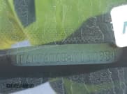 ✅ 2004 Ford Thunderbird Deluxe • VIN: 1FAHP60A84Y100984 • Lot: 40978553. Wystawiony na IAAI z przebiegiem 113 051 mil. Bezpłatny archiwum sprzedaży aukcyjnych z USA i szczegółowy raport historii pojazdu na DreamBid. Zdjęcie 9.