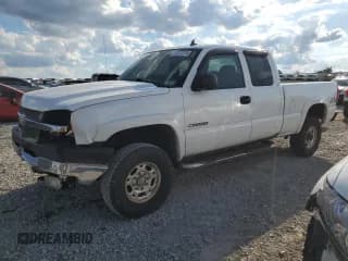 ✅ 2007 Chevrolet Silverado 2500HD Work Truck • VIN: 1GCHK29U37E130625 • Lot: 72317274. Wystawiony na Copart z przebiegiem Nie podano. Bezpłatny archiwum sprzedaży aukcyjnych z USA i szczegółowy raport historii pojazdu na DreamBid. Zdjęcie 1.