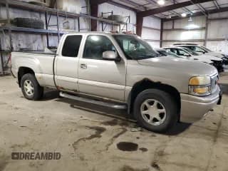✅ 2004 GMC Sierra Denali • VIN: 2GTFK69U341337091 • Лот: 87851175. Опубликован ранее на Copart с пробегом 118 423 миль. Бесплатный доступ к архиву аукционных продаж из США и подробный отчёт об истории автомобиля на DreamBid. Изображение 4.