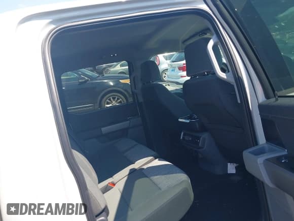 ✅ 2023 Ford F-150 Lightning Pro • VIN: 1FT6W1EVXPWG35446 • Лот: 42750723. Опубликован ранее на IAAI с пробегом 45 348 миль. Бесплатный доступ к архиву аукционных продаж из США и подробный отчёт об истории автомобиля на DreamBid. Изображение 8.