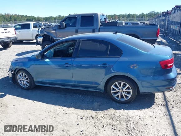 ✅ 2015 Volkswagen Jetta SE • VIN: 3VWD17AJ7FM414748 • Lot: 43479324. Wystawiony na IAAI z przebiegiem 166 379 mil. Bezpłatny archiwum sprzedaży aukcyjnych z USA i szczegółowy raport historii pojazdu na DreamBid. Zdjęcie 14.