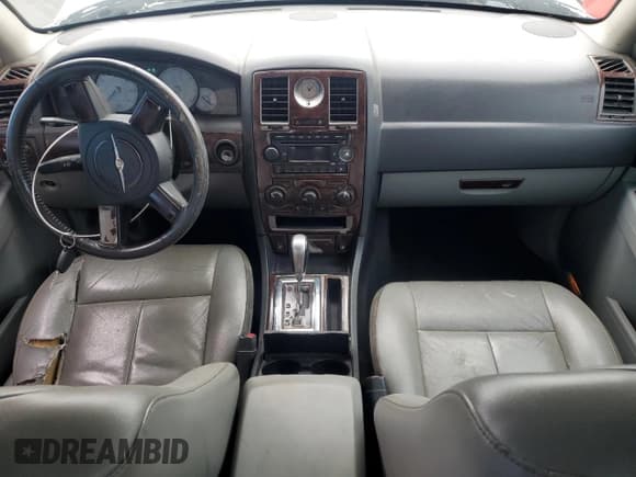 ✅ 2007 Chrysler 300 Touring • VIN: 2C3KA53G07H828054 • Lot: 82491395. Listed on Copart with 181,498 mi. Free auction sales archive from the USA and detailed vehicle history report at DreamBid. Image 8.