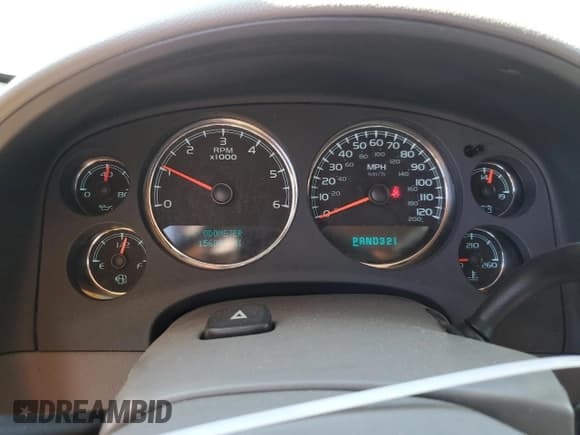 ✅ 2008 Chevrolet Suburban LTZ • VIN: 3GNFC16J18G172933 • Lot: 76124934. Wystawiony na Copart z przebiegiem 156 089 mil. Bezpłatny archiwum sprzedaży aukcyjnych z USA i szczegółowy raport historii pojazdu na DreamBid. Zdjęcie 9.