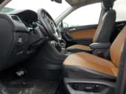 ✅ 2018 Volkswagen Tiguan SEL • VIN: 3VV3B7AX6JM202210 • Lot: 54373505. Wystawiony na Copart z przebiegiem 159 638 mil. Bezpłatny archiwum sprzedaży aukcyjnych z USA i szczegółowy raport historii pojazdu na DreamBid. Zdjęcie 7.