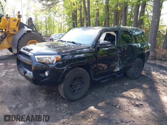 ✅ 2019 Toyota 4Runner SR5 • VIN: JTEBU5JR5K5627964 • Lot: 42110759. Wystawiony na IAAI z przebiegiem 81 103 mil. Bezpłatny archiwum sprzedaży aukcyjnych z USA i szczegółowy raport historii pojazdu na DreamBid. Zdjęcie 2.