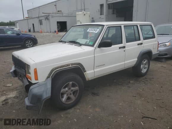 ✅ 1999 Jeep Cherokee SE • VIN: 1J4FF28S3XL672857 • Lot: 62032845. Listed on Copart with 192,486 mi. Free auction sales archive from the USA and detailed vehicle history report at DreamBid. Image 1.