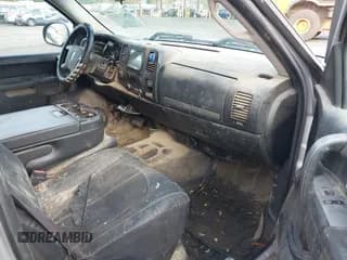 ✅ 2013 Chevrolet Silverado 1500 LT • VIN: 1GCRKSE77DZ206386 • Lot: 43631247. Wystawiony na IAAI z przebiegiem 165 994 mil. Bezpłatny archiwum sprzedaży aukcyjnych z USA i szczegółowy raport historii pojazdu na DreamBid. Zdjęcie 5.