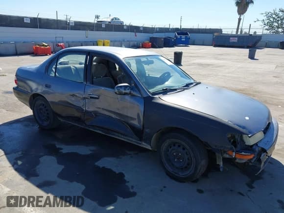 ✅ 1997 Toyota Corolla DX • VIN: 1NXBB02E8VZ526190 • Lot: 43484499. Wystawiony na IAAI z przebiegiem 231 757 mil. Bezpłatny archiwum sprzedaży aukcyjnych z USA i szczegółowy raport historii pojazdu na DreamBid. Zdjęcie 6.