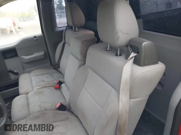 ✅ 2005 Ford F-150 STX • VIN: 1FTRF02W15KC95645 • Lot: 42160351. Wystawiony na IAAI z przebiegiem Nie podano. Bezpłatny archiwum sprzedaży aukcyjnych z USA i szczegółowy raport historii pojazdu na DreamBid. Zdjęcie 8.