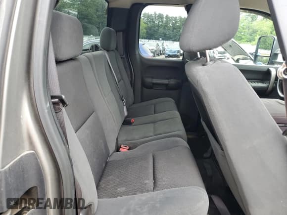 ✅ 2009 Chevrolet Silverado 2500HD LT • VIN: 1GCHK59K29E148441 • Lot: 64402635. Wystawiony na Copart z przebiegiem 172 182 mil. Bezpłatny archiwum sprzedaży aukcyjnych z USA i szczegółowy raport historii pojazdu na DreamBid. Zdjęcie 10.