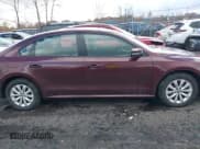 ✅ 2013 Volkswagen Passat S • VIN: 1VWAH7A31DC027479 • Lot: 43639092. Wystawiony na IAAI z przebiegiem 90 686 mil. Bezpłatny archiwum sprzedaży aukcyjnych z USA i szczegółowy raport historii pojazdu na DreamBid. Zdjęcie 13.