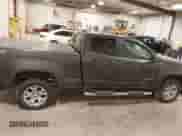 2016 Chevrolet Colorado 4WD LT z VIN 1GCPTCE16G1202239, wystawiony jako IAAI lot #43579703 z przebiegiem 213 251 mil mil oraz . Historia ofert i sprzedaży dostępna na DreamBid. Obrazek 13.