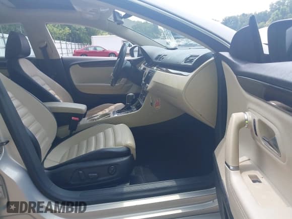 ✅ 2012 Volkswagen CC Lux Limited Edition • VIN: WVWHN7AN5CE508284 • Лот: 42901111. Опубликован ранее на IAAI с пробегом Не указан. Бесплатный доступ к архиву аукционных продаж из США и подробный отчёт об истории автомобиля на DreamBid. Изображение 5.