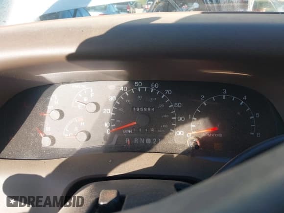 ✅ 1999 Ford F-250 XL • VIN: 1FTNX20L5XEC55084 • Lot: 42050064. Listed on IAAI with 135,884 mi. Free auction sales archive from the USA and detailed vehicle history report at DreamBid. Image 7.