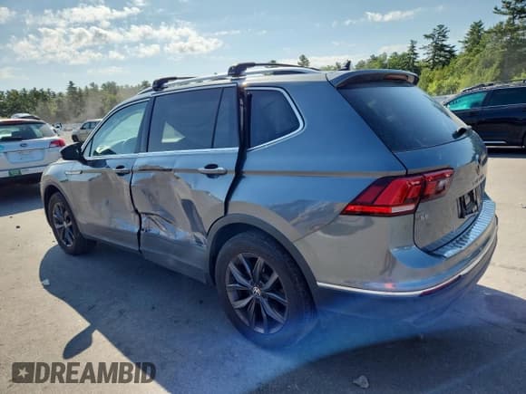 ✅ 2023 Volkswagen Tiguan SE • VIN: 3VVMB7AX4PM106427 • Lot: 68890655. Wystawiony na Copart z przebiegiem 19 111 mil. Bezpłatny archiwum sprzedaży aukcyjnych z USA i szczegółowy raport historii pojazdu na DreamBid. Zdjęcie 2.