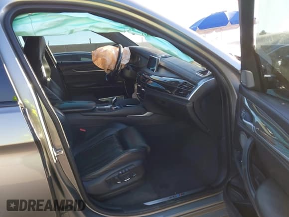 ✅ 2016 BMW X6 M • VIN: 5YMKW8C55G0R43497 • Lot: 43383441. Wystawiony na IAAI z przebiegiem 75 422 mil. Bezpłatny archiwum sprzedaży aukcyjnych z USA i szczegółowy raport historii pojazdu na DreamBid. Zdjęcie 5.