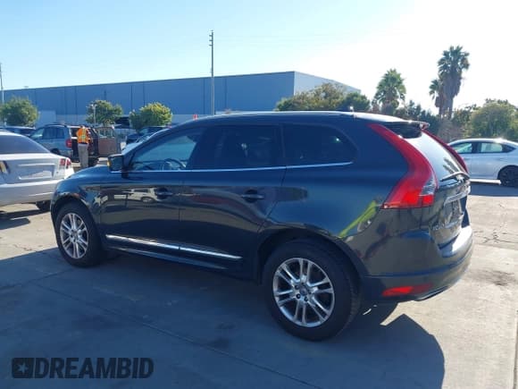 ✅ 2014 Volvo XC60 3.2L • VIN: YV4952DL5E2521300 • Lot: 43582534. Listed on IAAI with 58,190 mi. Free auction sales archive from the USA and detailed vehicle history report at DreamBid. Image 3.