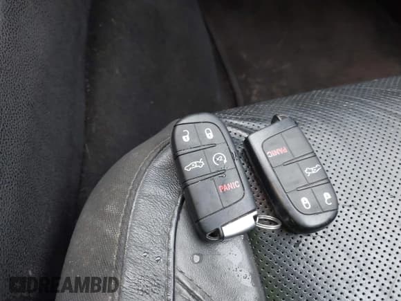 ✅ 2015 Dodge Charger SXT • VIN: 2C3CDXJG8FH898376 • Lot: 42948897. Wystawiony na IAAI z przebiegiem 211 730 mil. Bezpłatny archiwum sprzedaży aukcyjnych z USA i szczegółowy raport historii pojazdu na DreamBid. Zdjęcie 11.