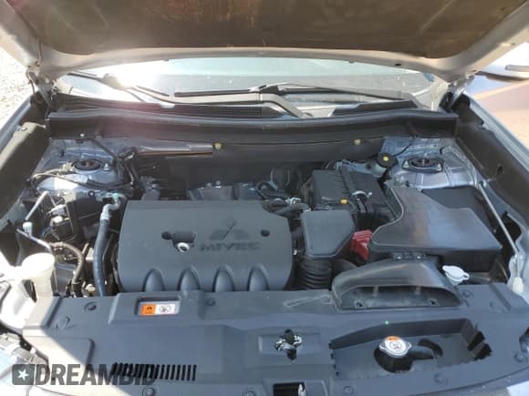 ✅ 2016 Mitsubishi Outlander SE • VIN: JA4AD3A3XGZ017035 • Lot: 68278185. Wystawiony na Copart z przebiegiem 139 331 mil. Bezpłatny archiwum sprzedaży aukcyjnych z USA i szczegółowy raport historii pojazdu na DreamBid. Zdjęcie 12.