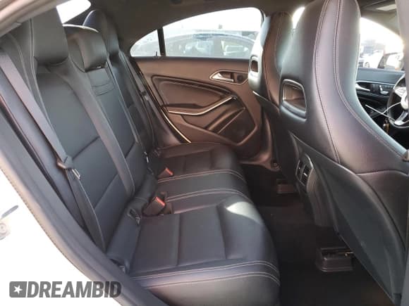 ✅ 2019 Mercedes-Benz CLA 250 • VIN: WDDSJ4EB0KN756351 • Lot: 91473265. Wystawiony na Copart z przebiegiem 75 529 mil. Bezpłatny archiwum sprzedaży aukcyjnych z USA i szczegółowy raport historii pojazdu na DreamBid. Zdjęcie 10.