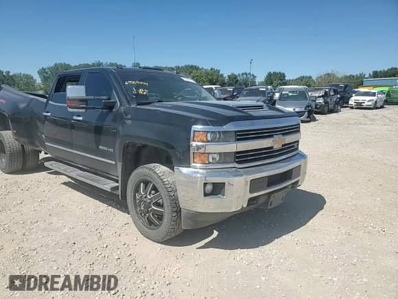 2019 Chevrolet Silverado 3500HD LTZ с VIN 1GC4KXEYXKF162494, выставлен на аукционе Copart как лот 69509444 с пробегом 109 978 миль миль и Списание • Salvage title. История ставок и продаж доступна на DreamBid. Изображение 10.