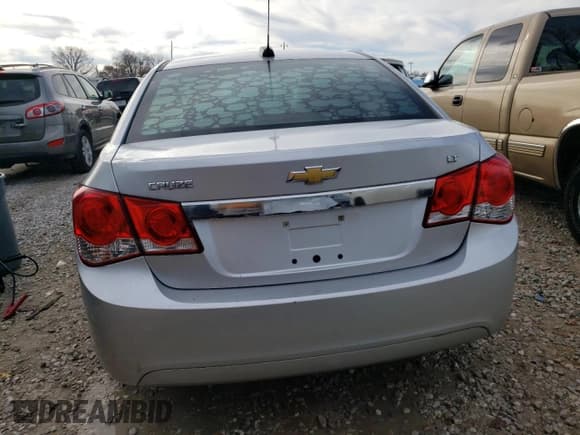 ✅ 2015 Chevrolet Cruze LT • VIN: 1G1PE5SB5F7286304 • Lot: 68357742. Listed on Copart with 130,129 mi. Free auction sales archive from the USA and detailed vehicle history report at DreamBid. Image 6.