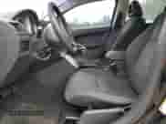 2009 Dodge Caliber SE z VIN 1B3HB28A19D152169, wystawiony jako Copart lot #74137824 z przebiegiem 99 595 mil mil oraz Czysty tytuł • Clean title. Historia ofert i sprzedaży dostępna na DreamBid. Obrazek 7.