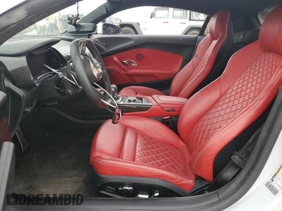 ✅ 2022 Audi R8 performance quattro • VIN: WUACEAFX2N7900201 • Лот: 82878454. Опубликован ранее на Copart с пробегом 4 248 миль. Бесплатный доступ к архиву аукционных продаж из США и подробный отчёт об истории автомобиля на DreamBid. Изображение 7.