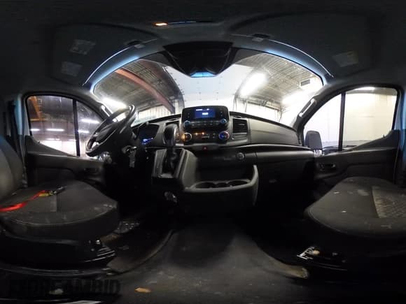 ✅ 2020 Ford Transit Cargo • VIN: 1FTBR1Y81LKA74678 • Lot: 41173381. Wystawiony na IAAI z przebiegiem 39 137 mil. Bezpłatny archiwum sprzedaży aukcyjnych z USA i szczegółowy raport historii pojazdu na DreamBid. Zdjęcie 24.