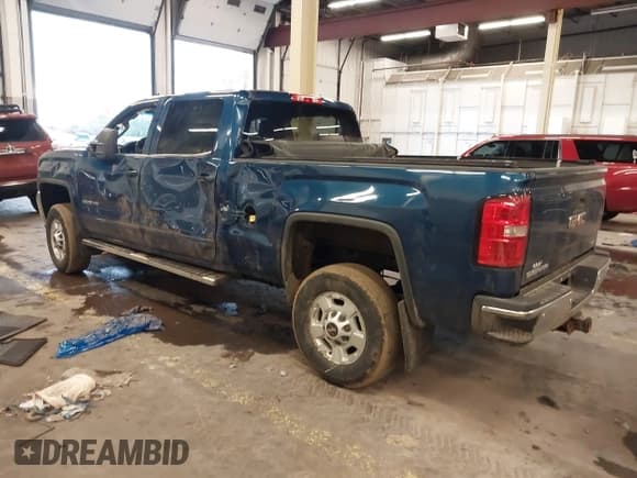 ✅ 2015 GMC Sierra 2500HD SLE • VIN: 1GT12YEG2FF621989 • Lot: 41643601. Listed on IAAI with 207,556 mi. Free auction sales archive from the USA and detailed vehicle history report at DreamBid. Image 3.